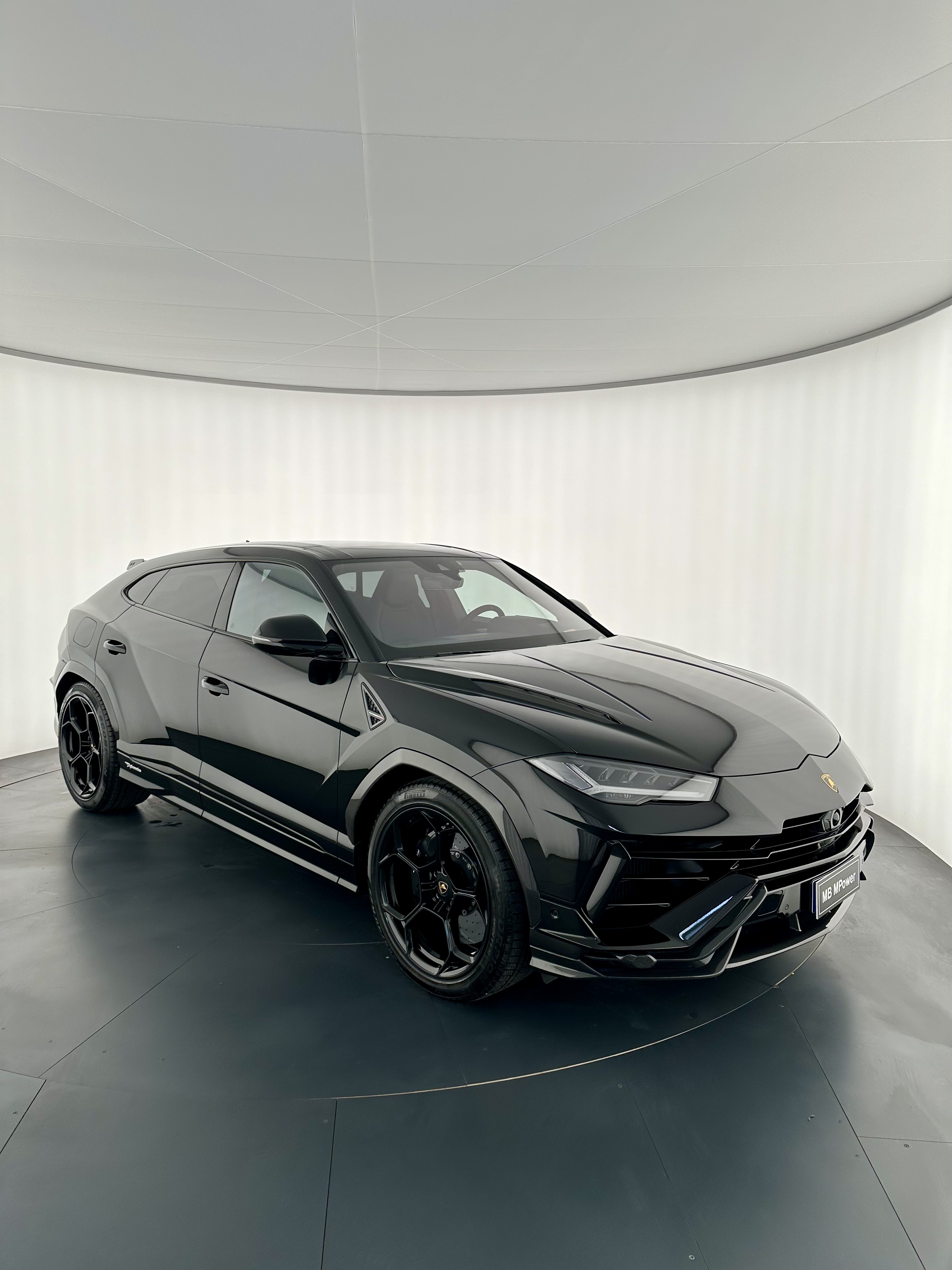 Lamborghini Urus performante Benzina, 2023: main vehicle photo
