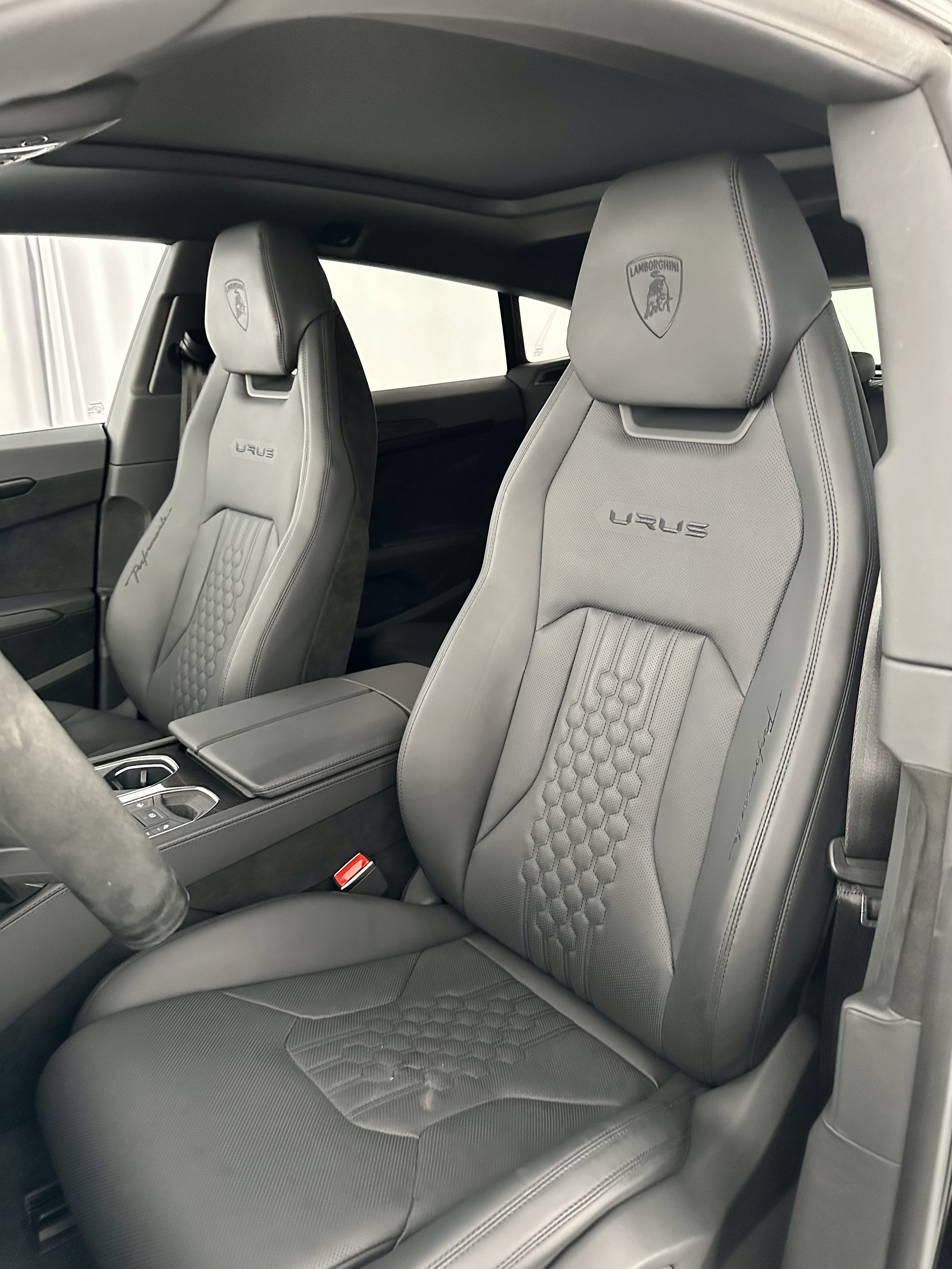 Lamborghini Urus performante Benzina, 2023: photo 7 from another angle