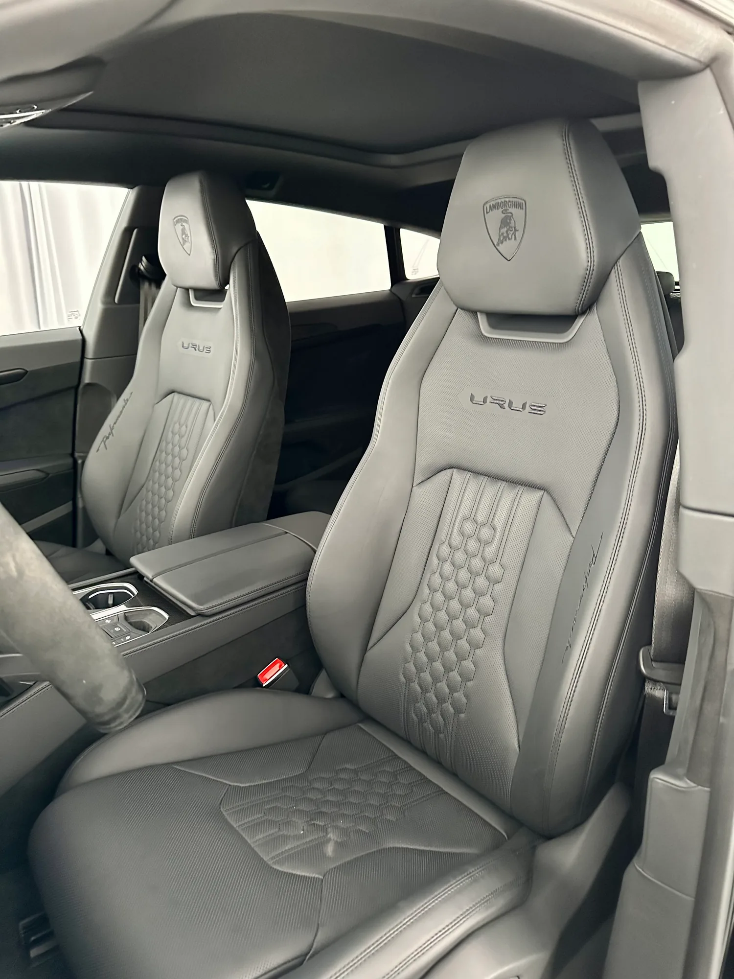 Lamborghini Urus performante Benzina, 2023: photo 7 from another angle