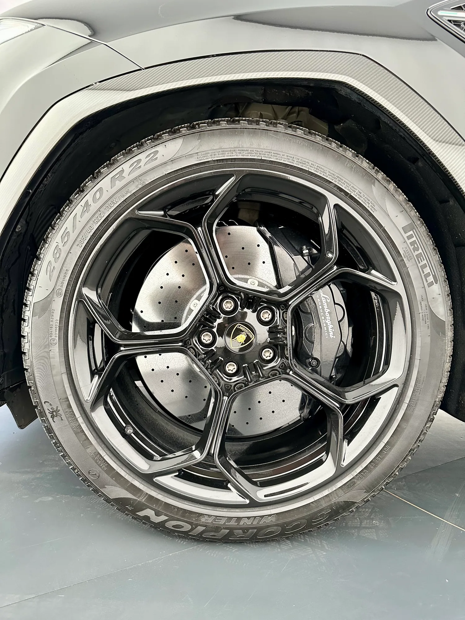 Lamborghini Urus performante Benzina, 2023: photo 11 from another angle