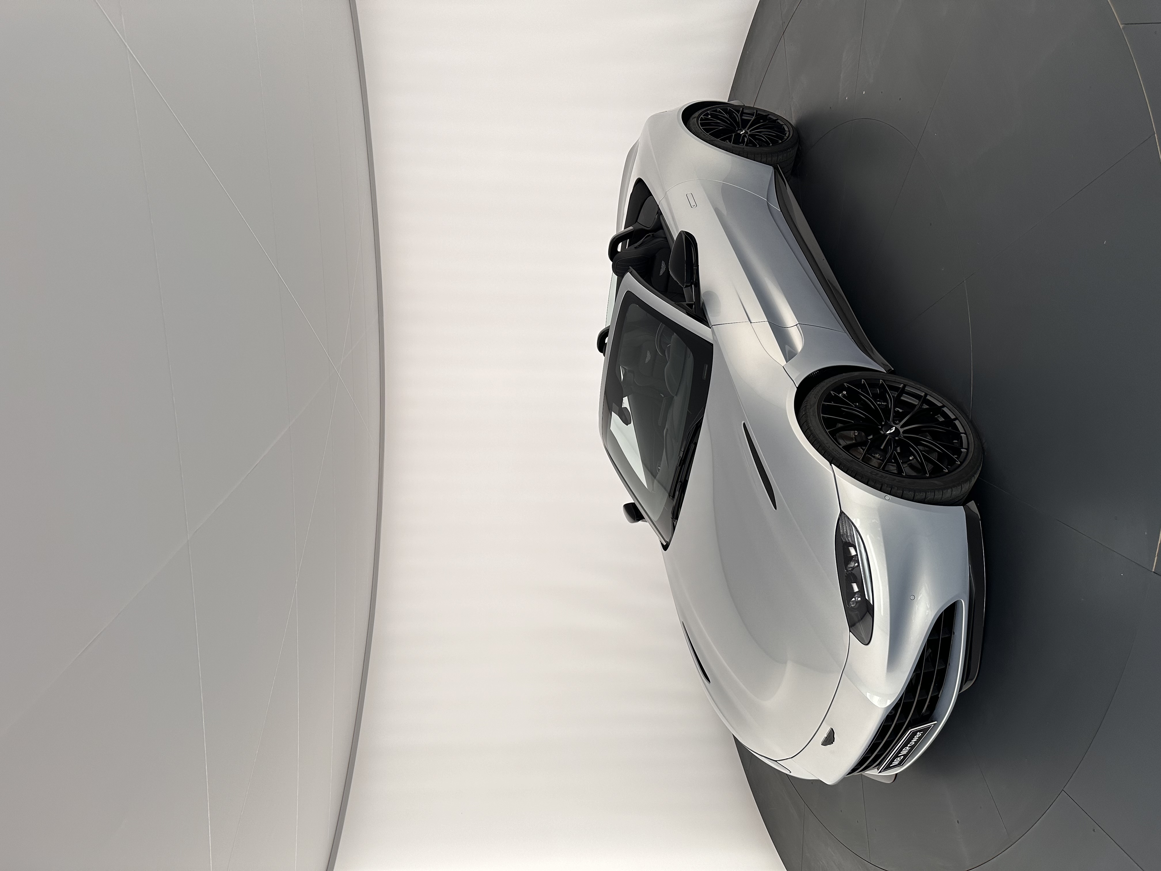 Aston Martin Vantage V8 Spider 2024, 2024: photo 2 from another angle