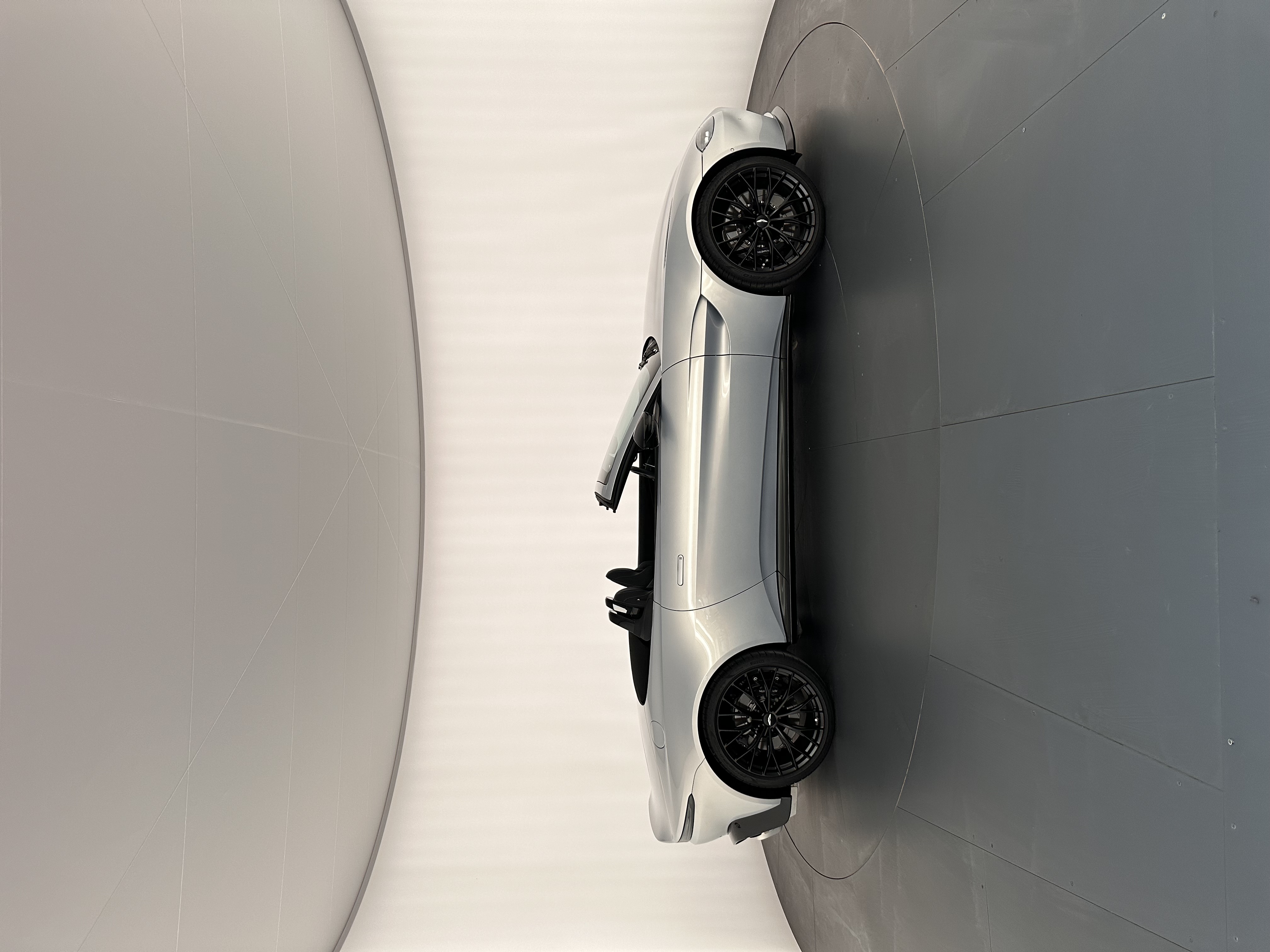 Aston Martin Vantage V8 Spider 2024, 2024: photo 3 from another angle
