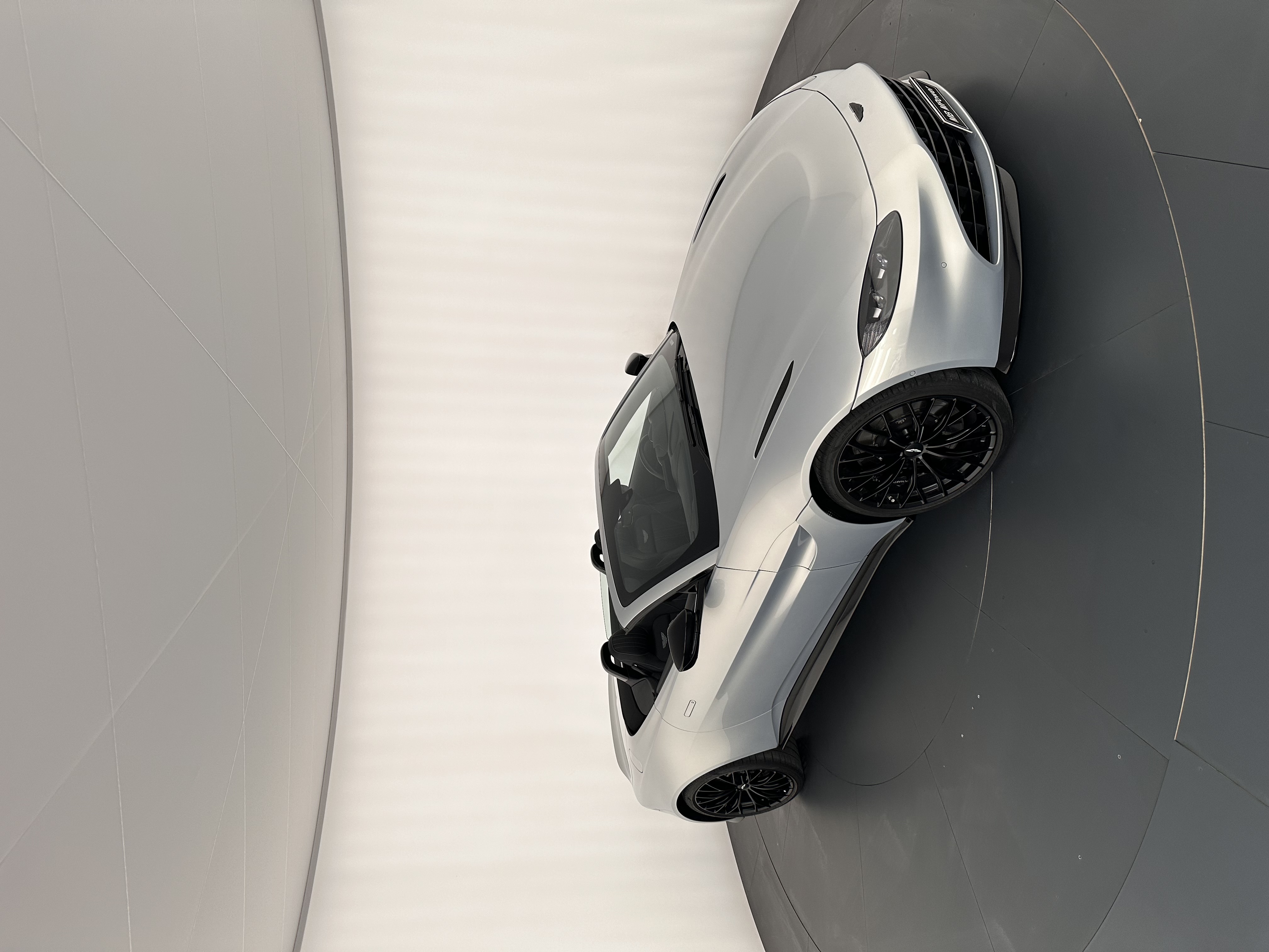 Aston Martin Vantage V8 Spider 2024, 2024: photo 4 from another angle