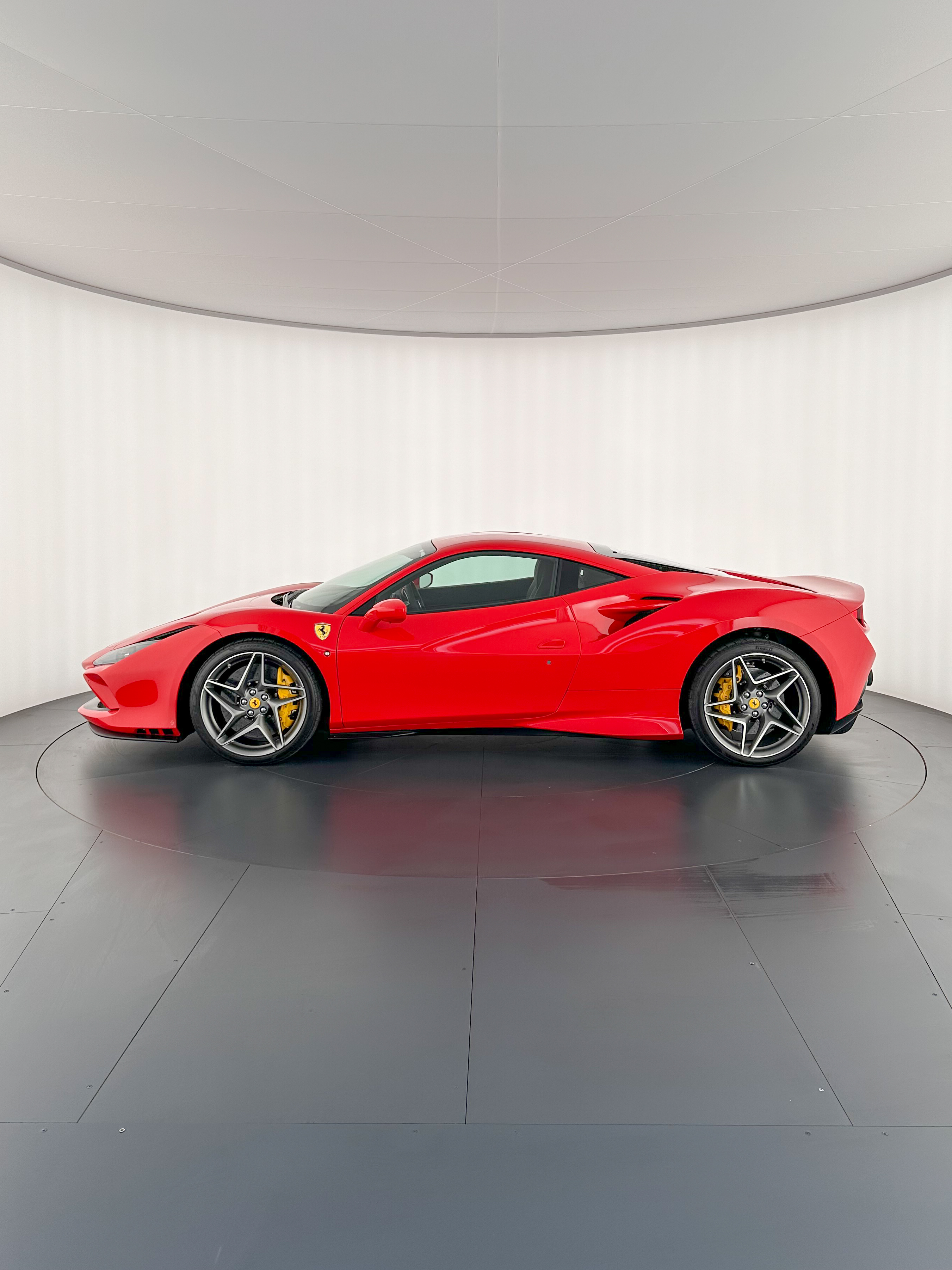 Ferrari F8, 2022: photo 4 from another angle