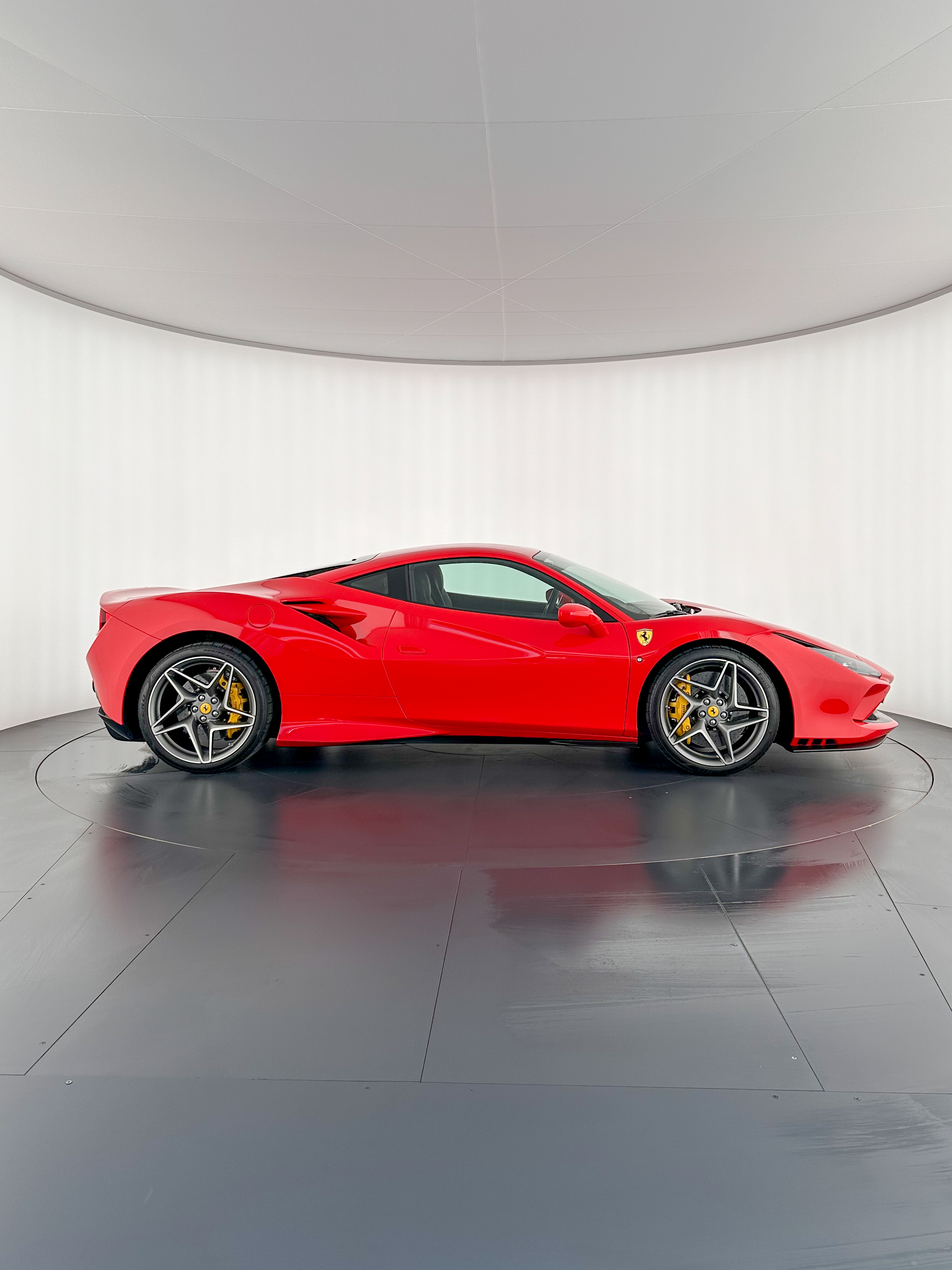 Ferrari F8, 2022: photo 5 from another angle