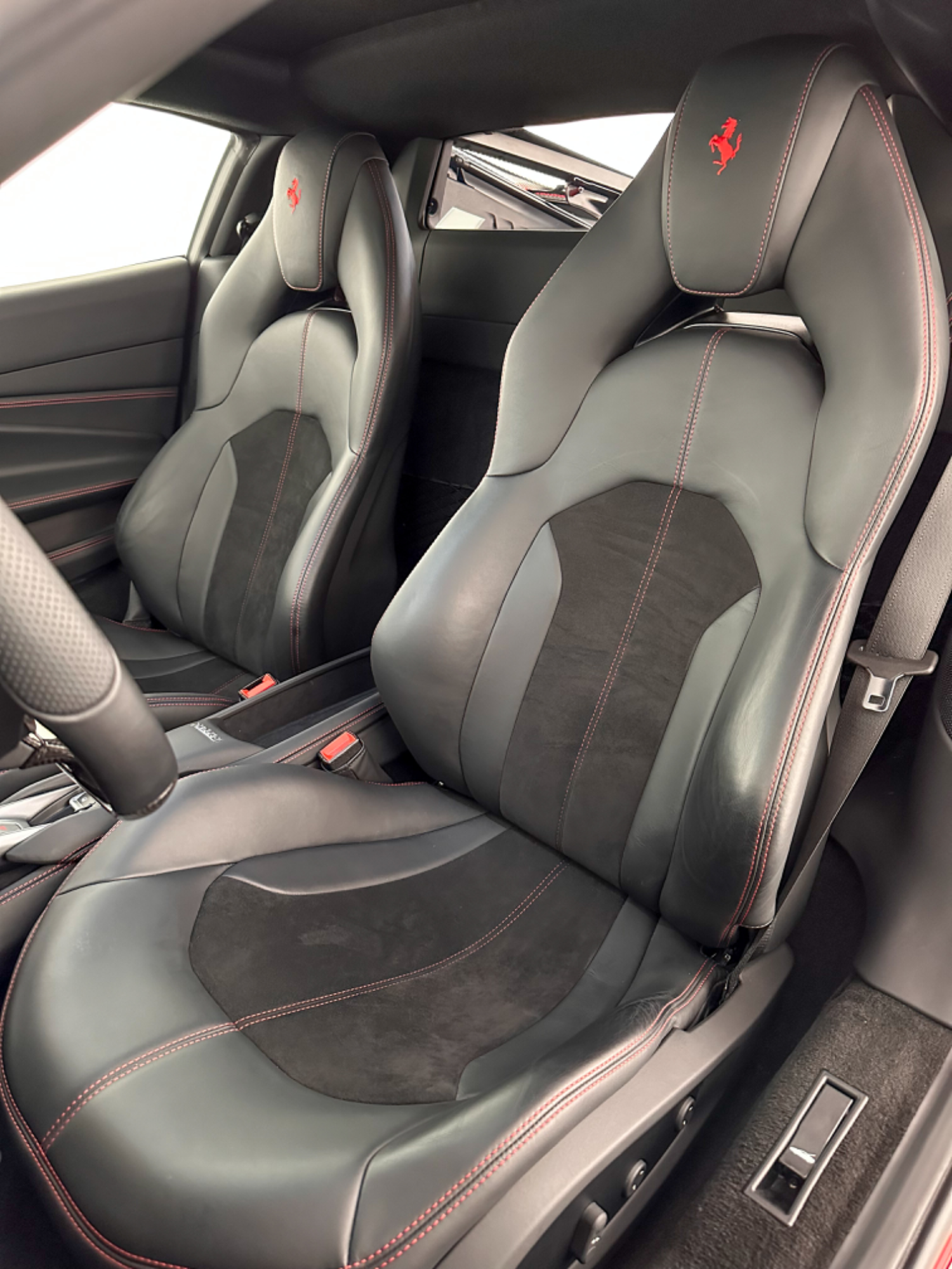 Ferrari F8, 2022: photo 10 from another angle