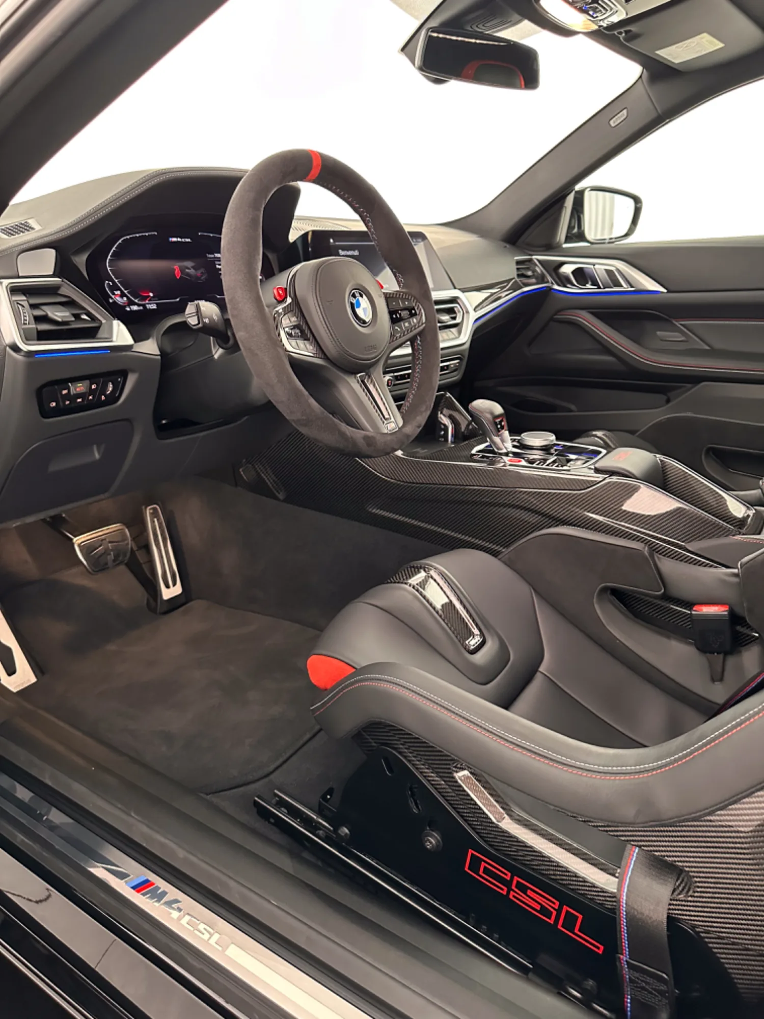 BMW m4 Csl, 2022: photo 10 from another angle