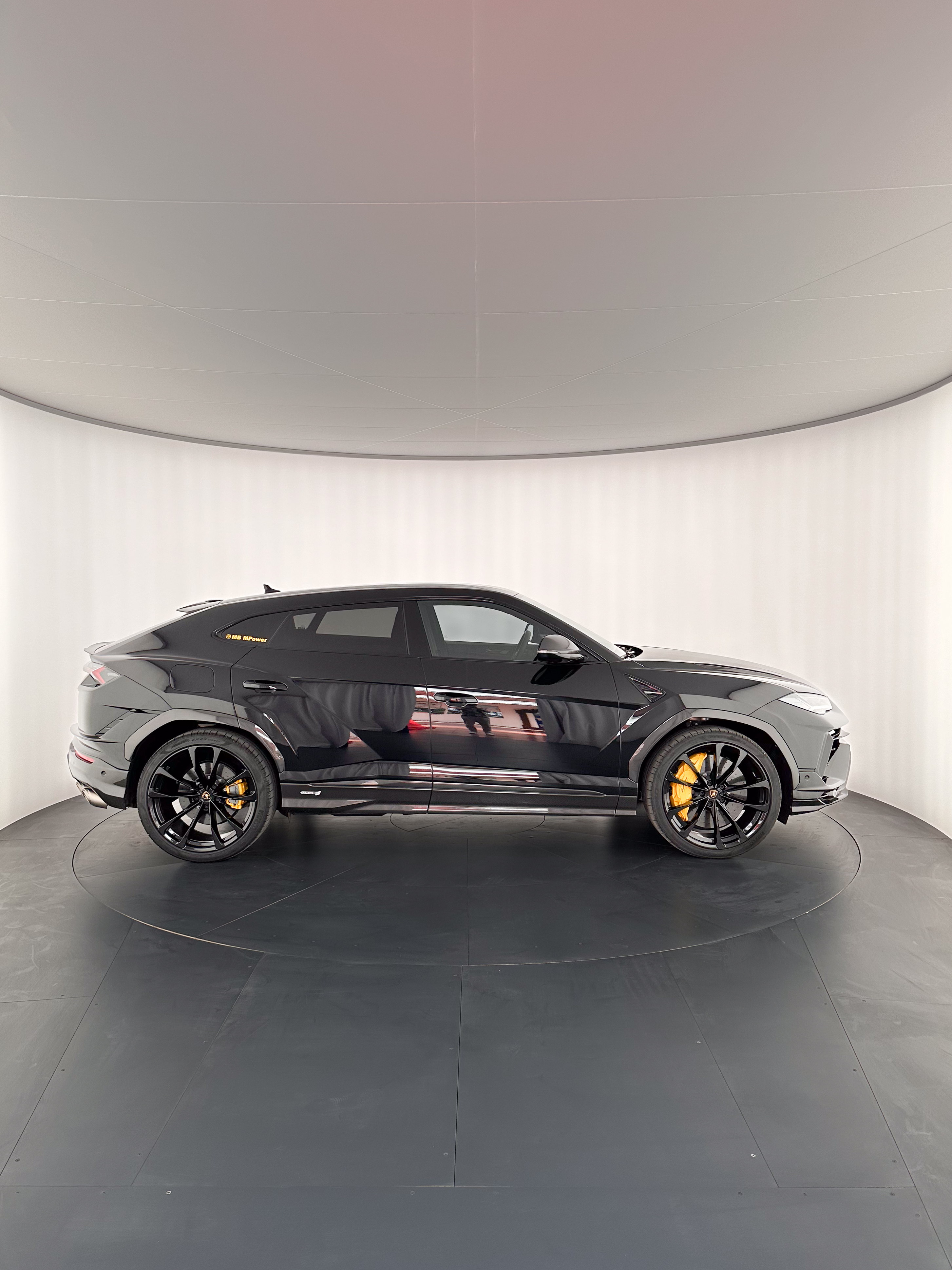 Lamborghini Urus S, 2023: photo 4 from another angle
