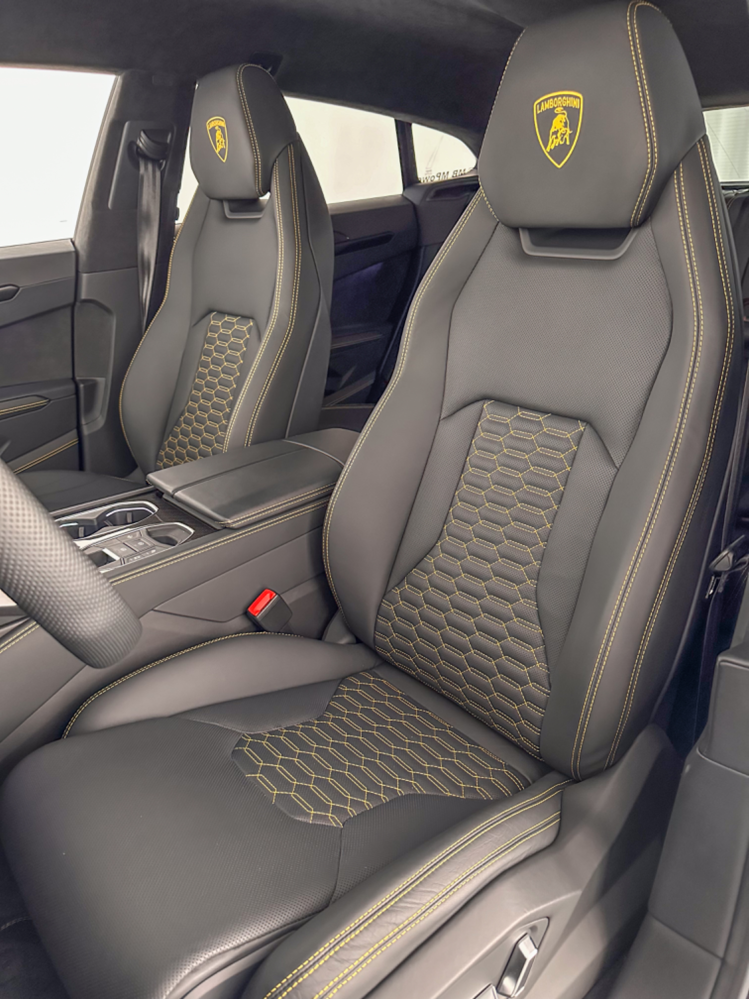 Lamborghini Urus S, 2023: photo 9 from another angle