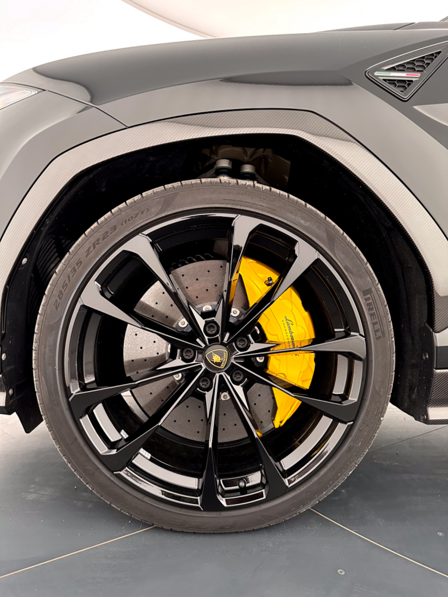 Lamborghini Urus S, 2023: photo 11 from another angle