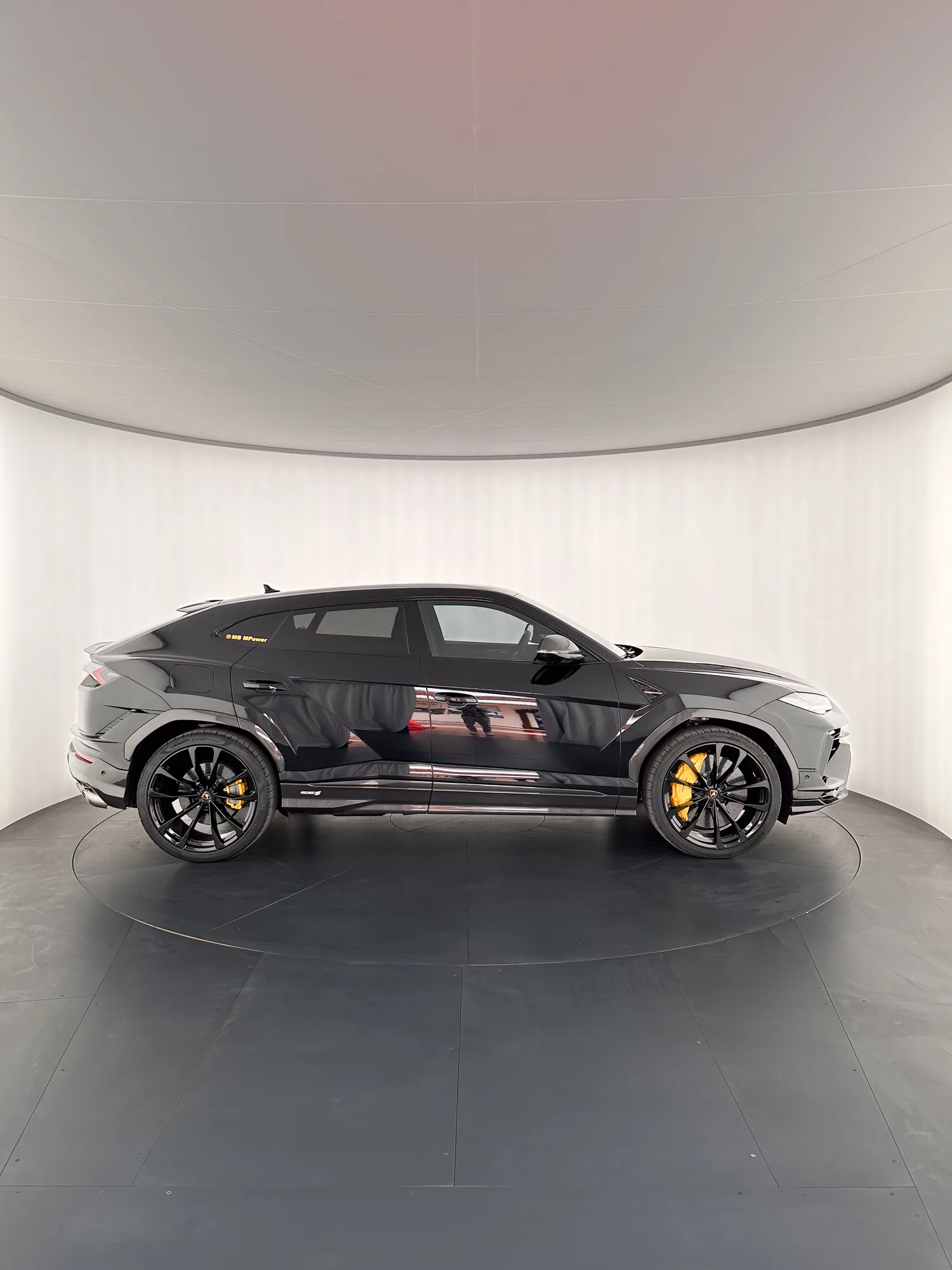 Lamborghini Urus S, 2023: photo 4 from another angle