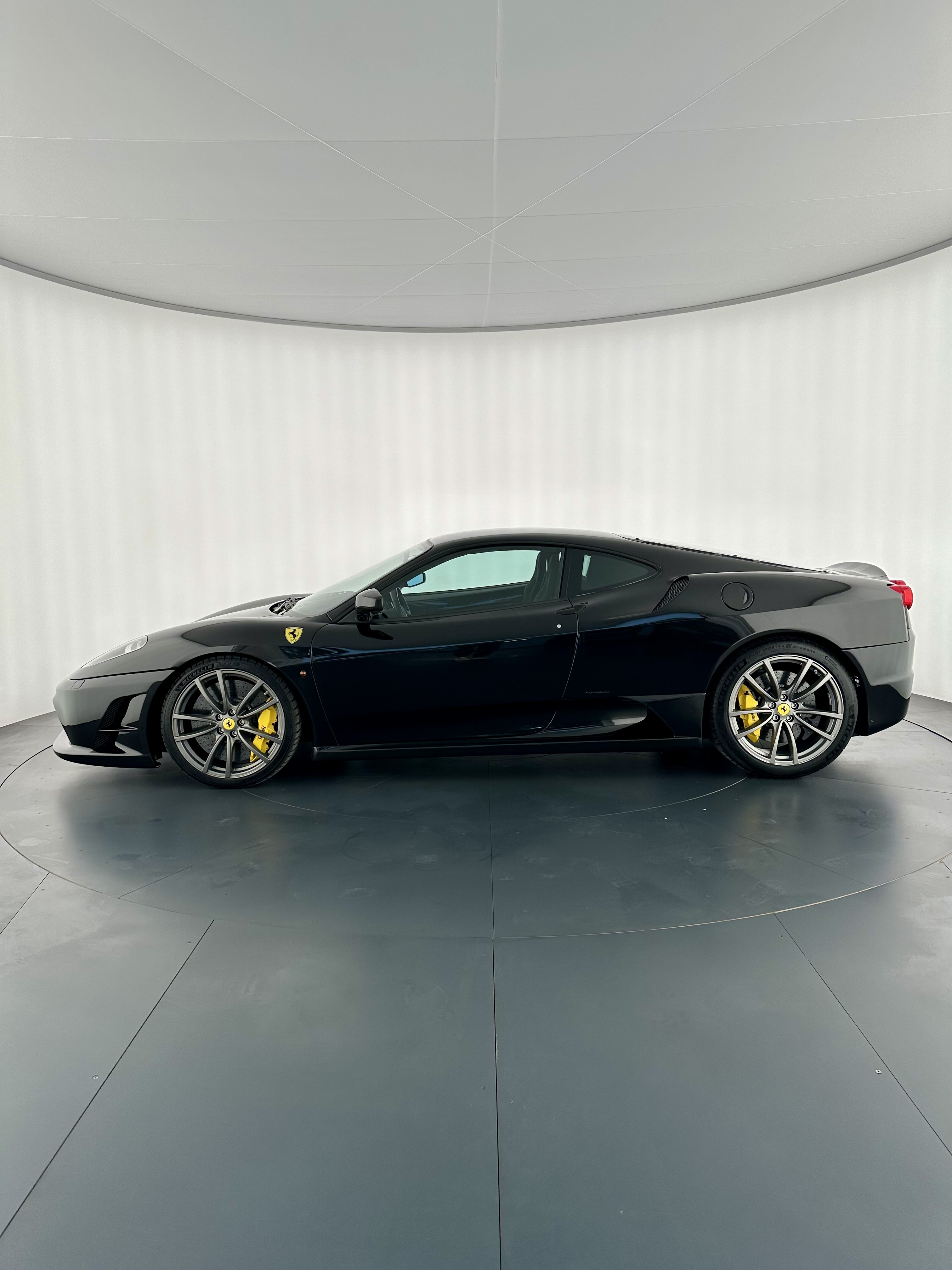 Ferrari 430 Scuderia Benzina, 2009: photo 4 from another angle