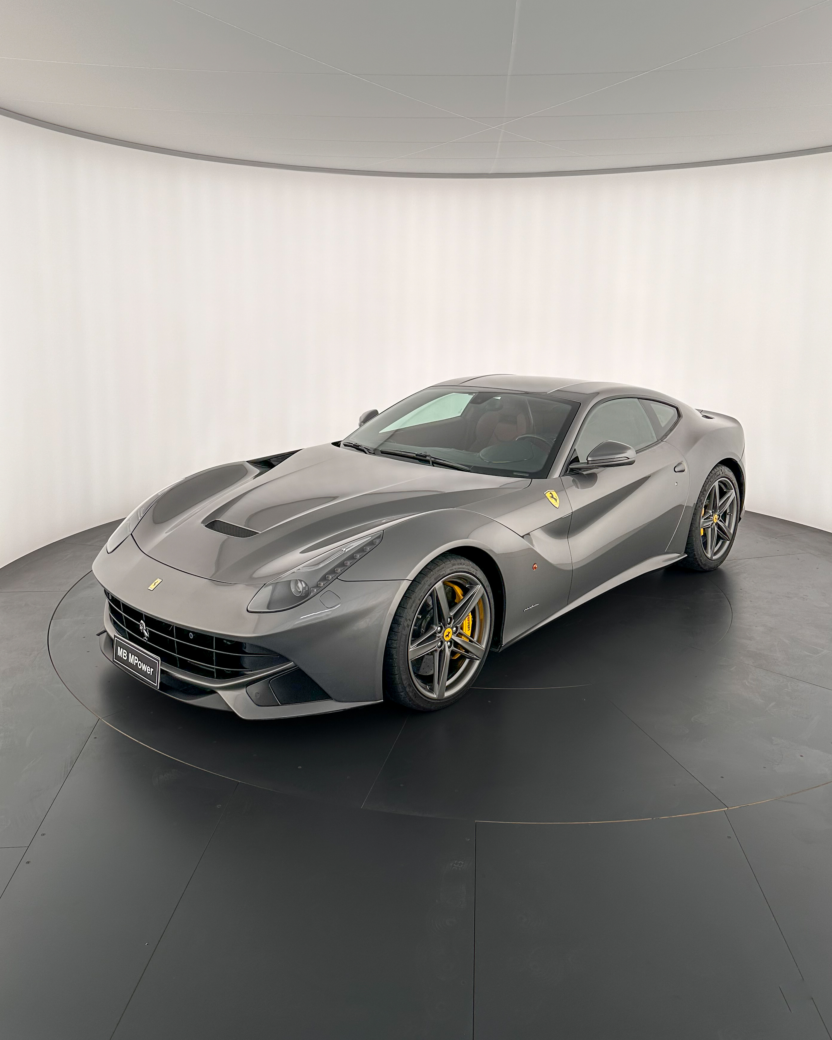 Ferrari F12, 2013: photo 2 from another angle