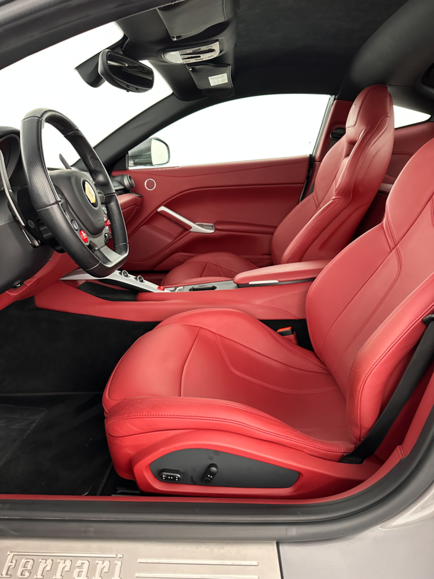 Ferrari F12, 2013: photo 9 from another angle