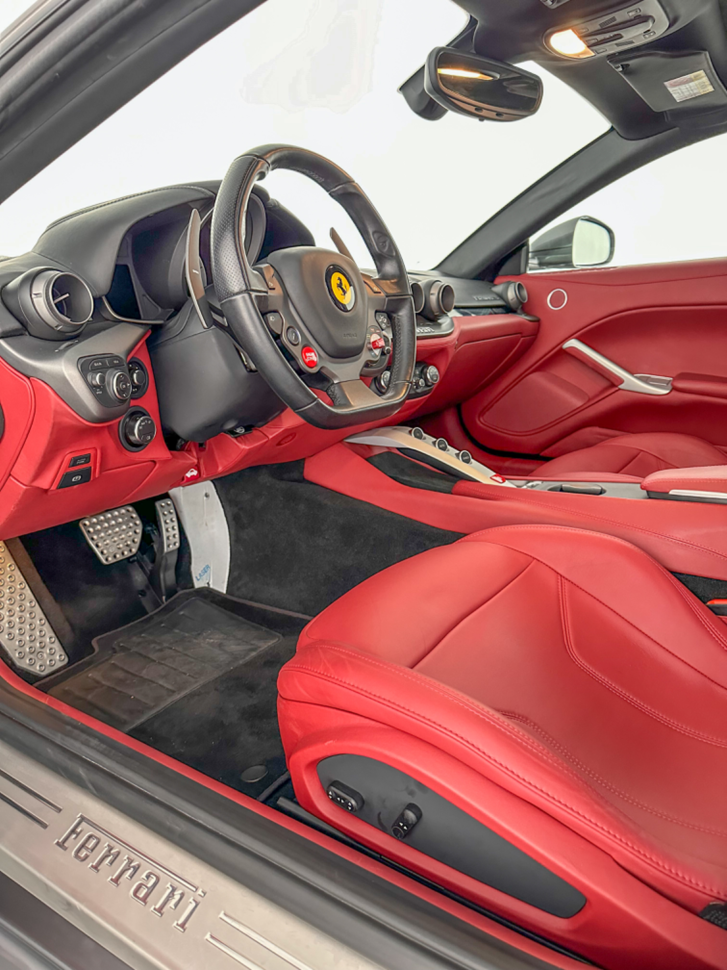 Ferrari F12, 2013: photo 10 from another angle