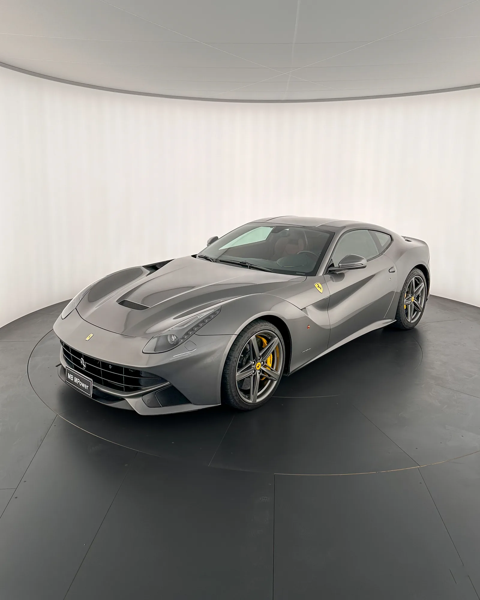 Ferrari F12, 2013: photo 2 from another angle