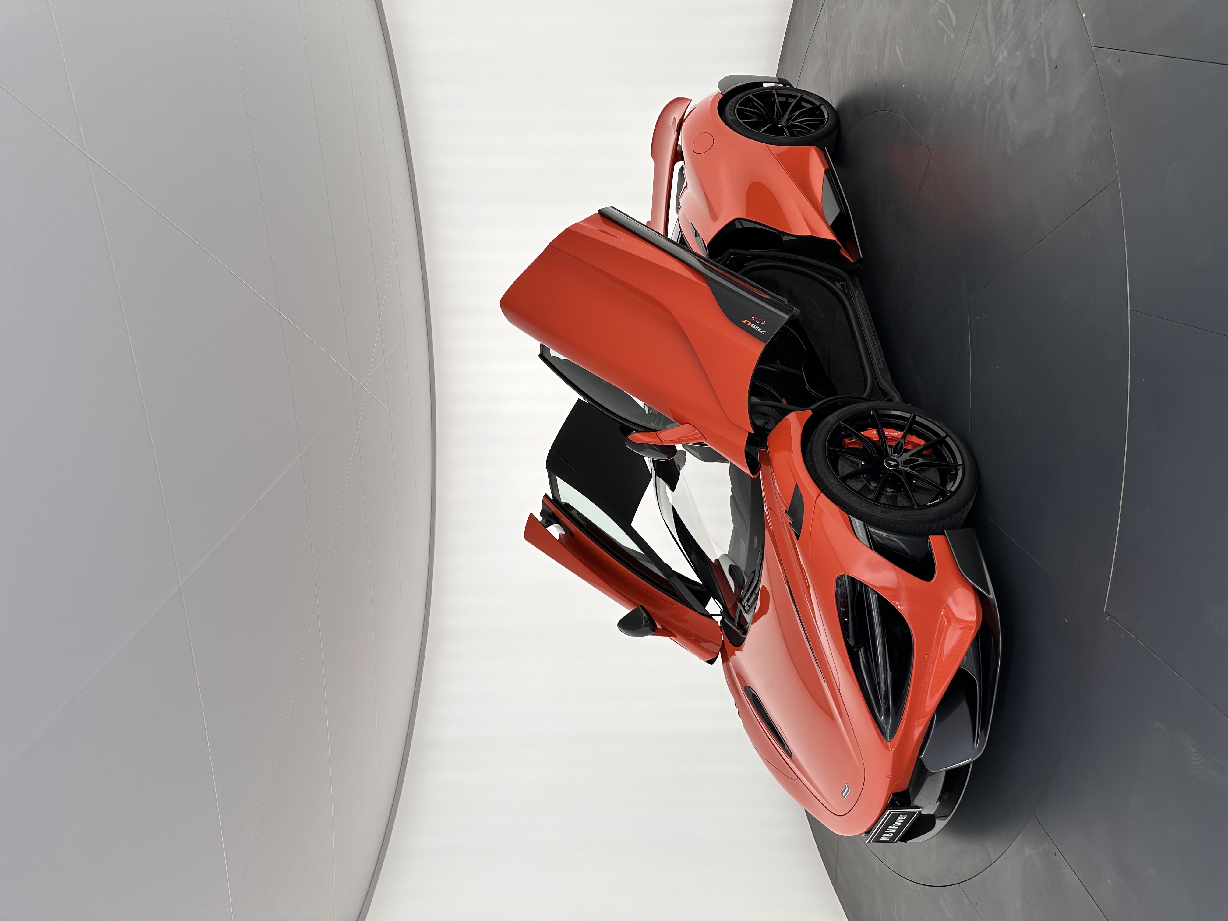McLaren 765LT Coupé, 2021, Papaya Spark Orange: photo 15 from another angle