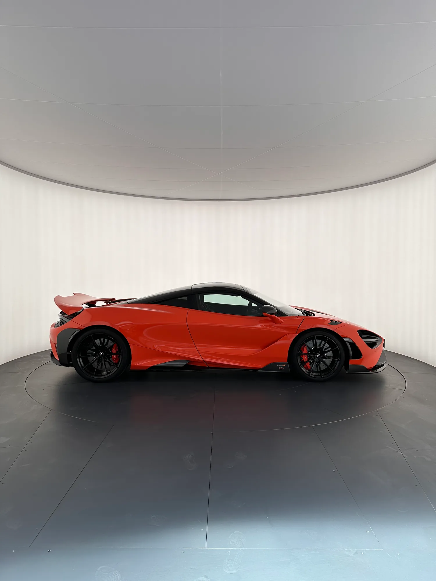 McLaren 765LT Coupé, 2021, Papaya Spark Orange: photo 5 from another angle